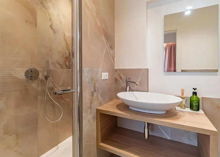 Konukevi Cipro Vatican Luxury Escape